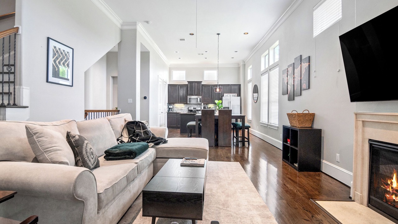 Photo of Livingroom in Lazybrook/Timbergrove