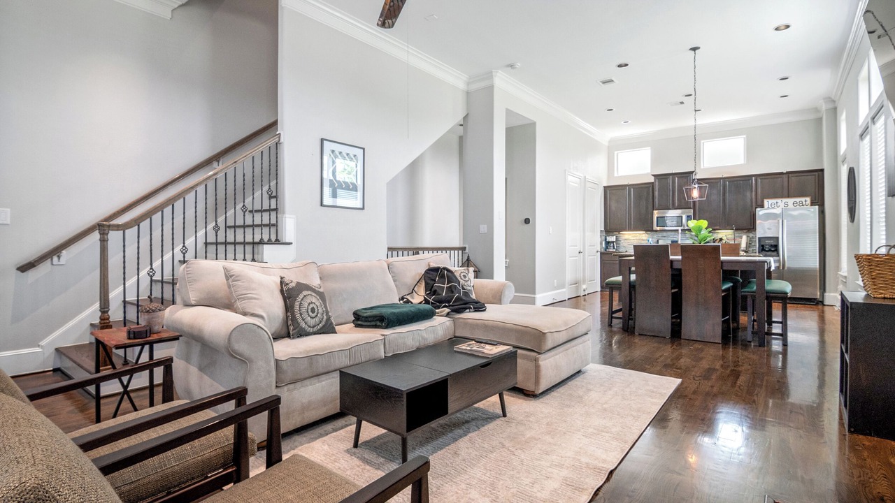 Photo of Livingroom in Lazybrook/Timbergrove