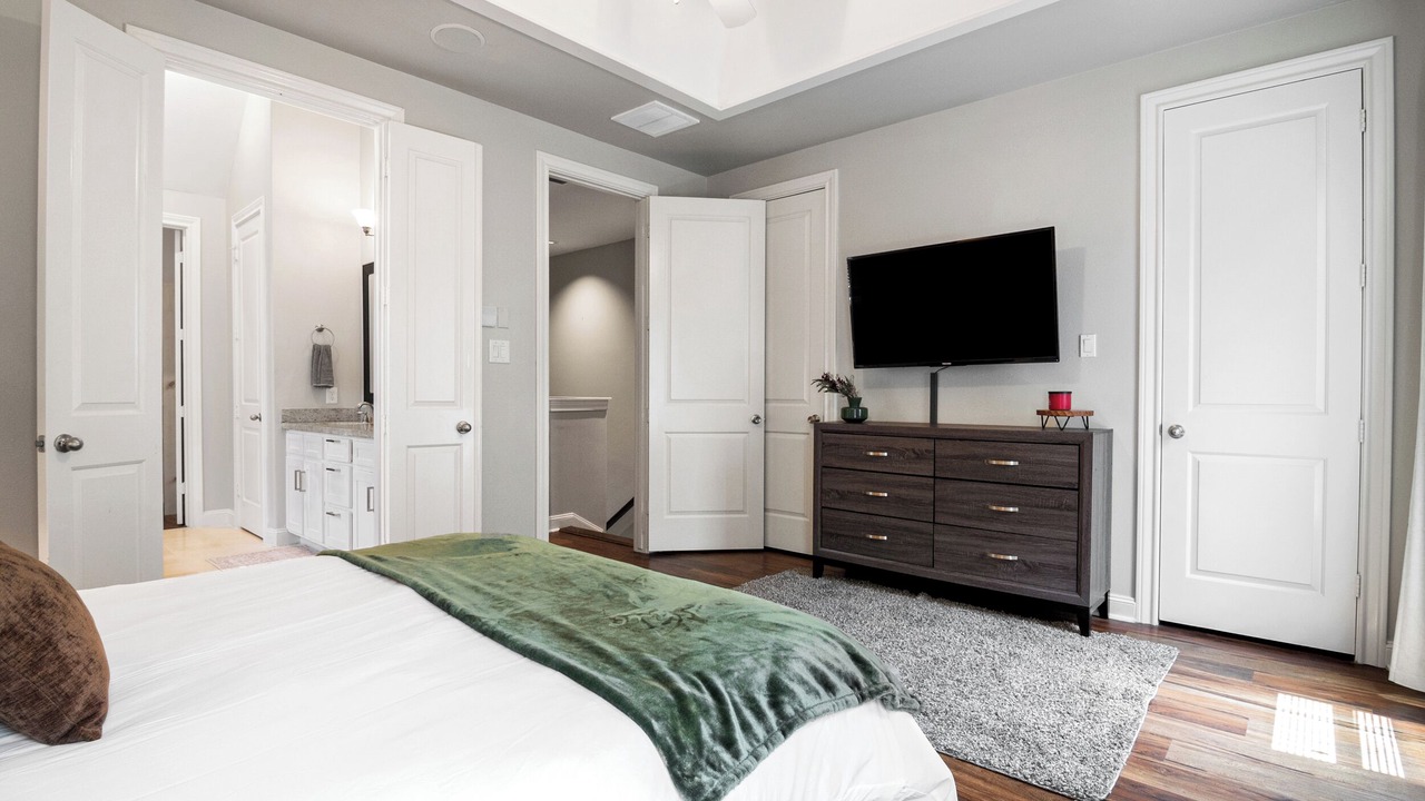 Photo of Bedroom in Lazybrook/Timbergrove