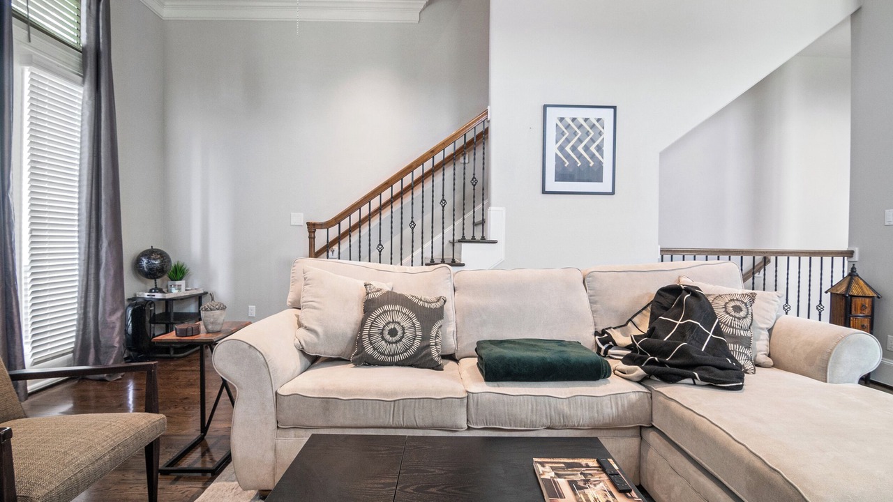 Photo of Livingroom in Lazybrook/Timbergrove
