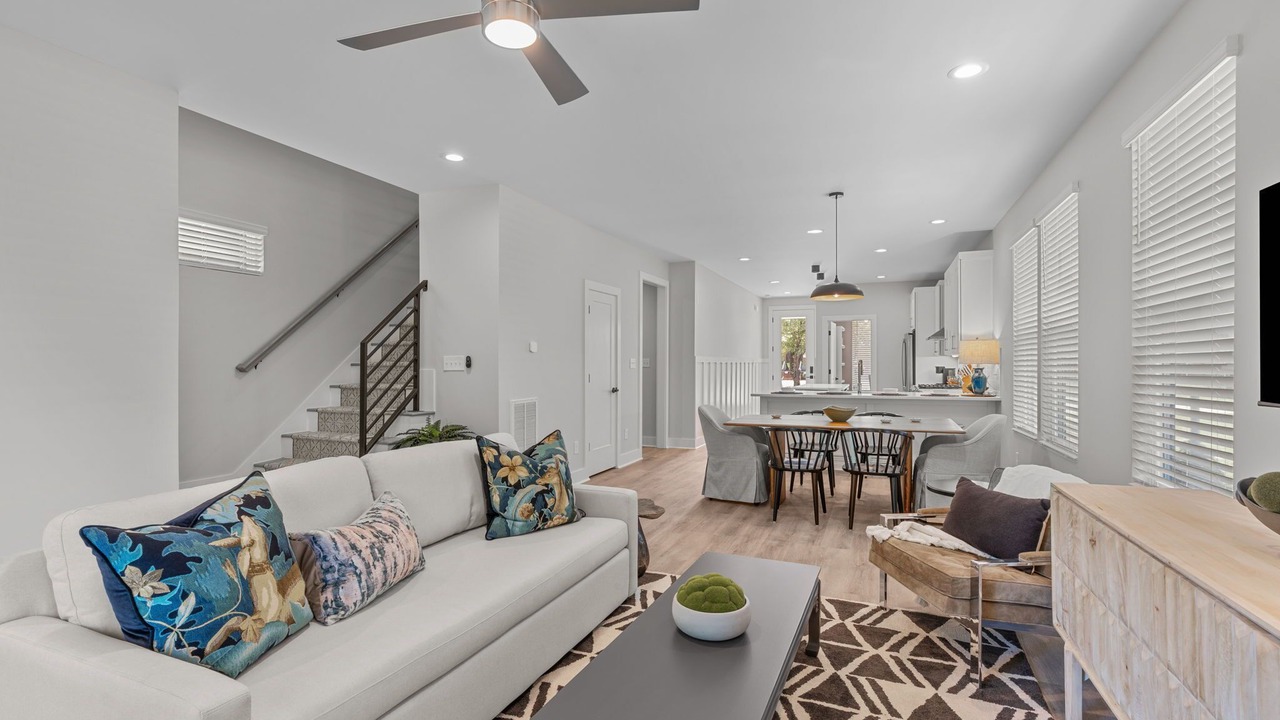 Photo of Livingroom in East Raleigh