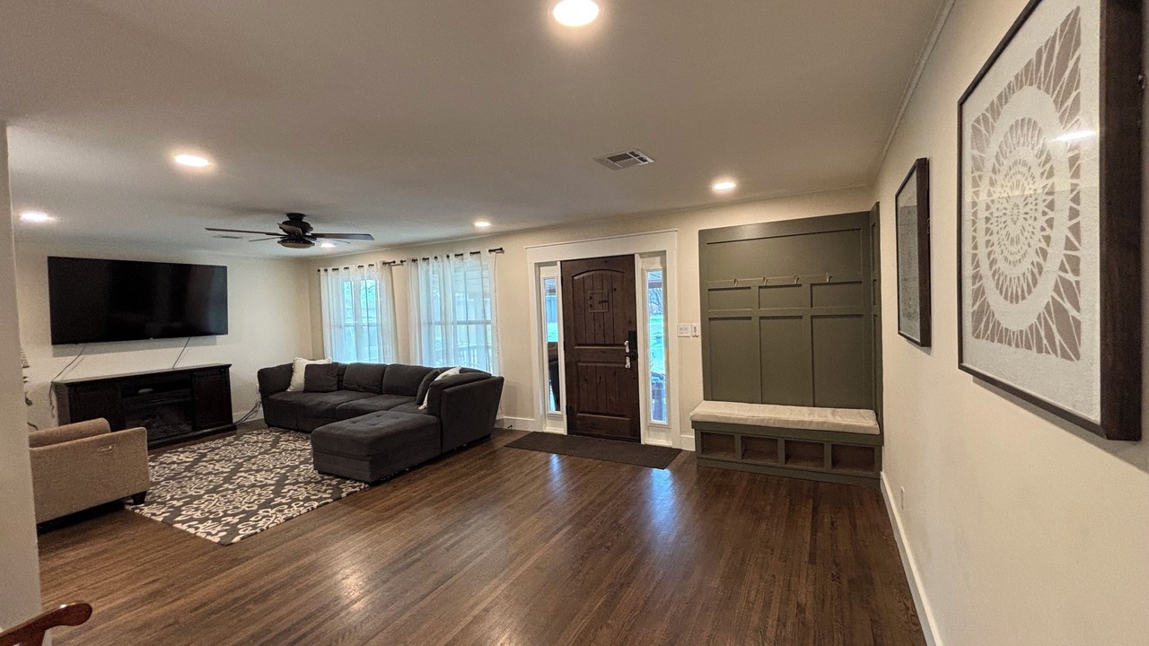 Photo of Livingroom in Bixby