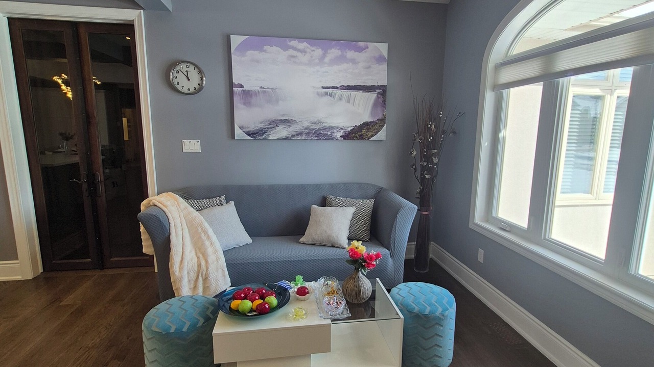 Photo of Livingroom in Niagara Falls