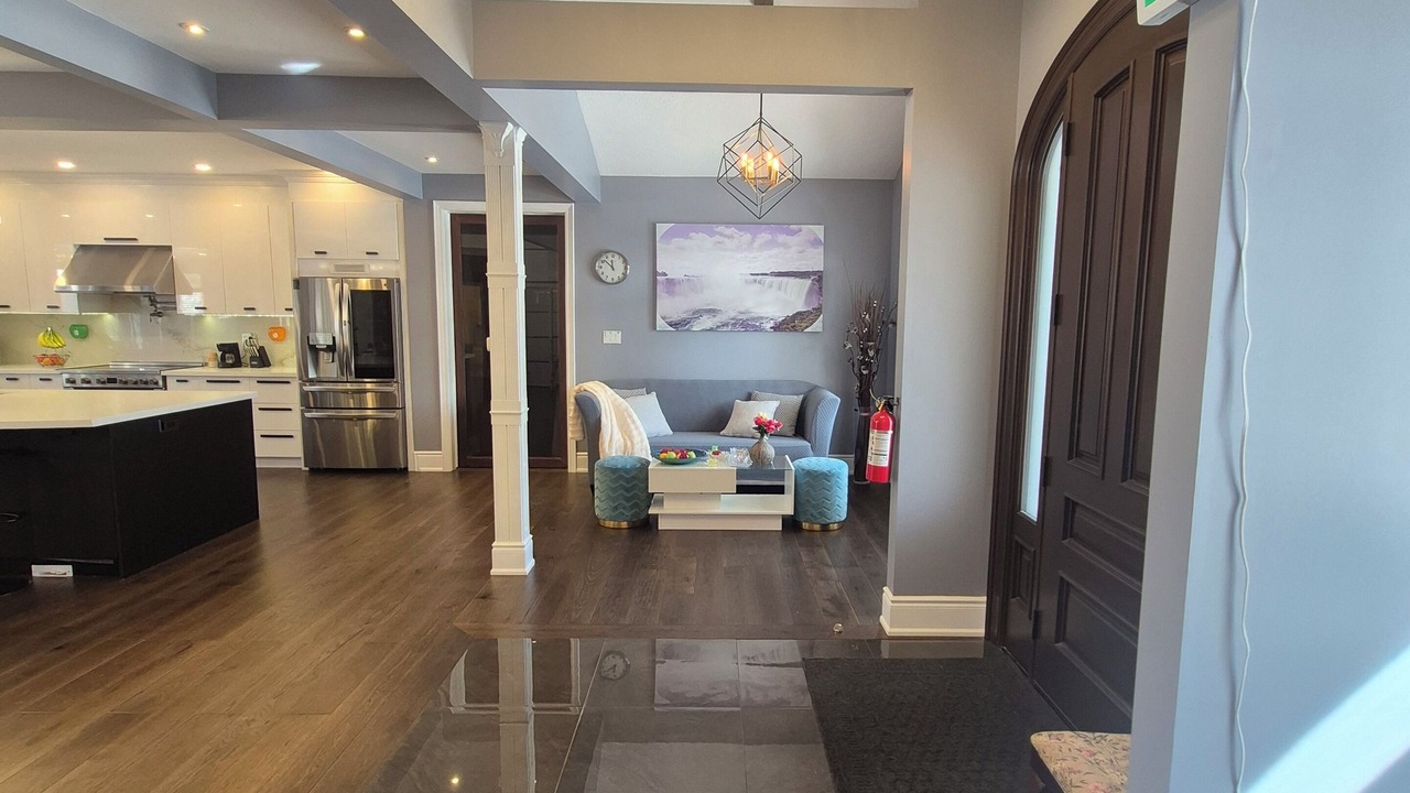 Photo of Livingroom in Niagara Falls