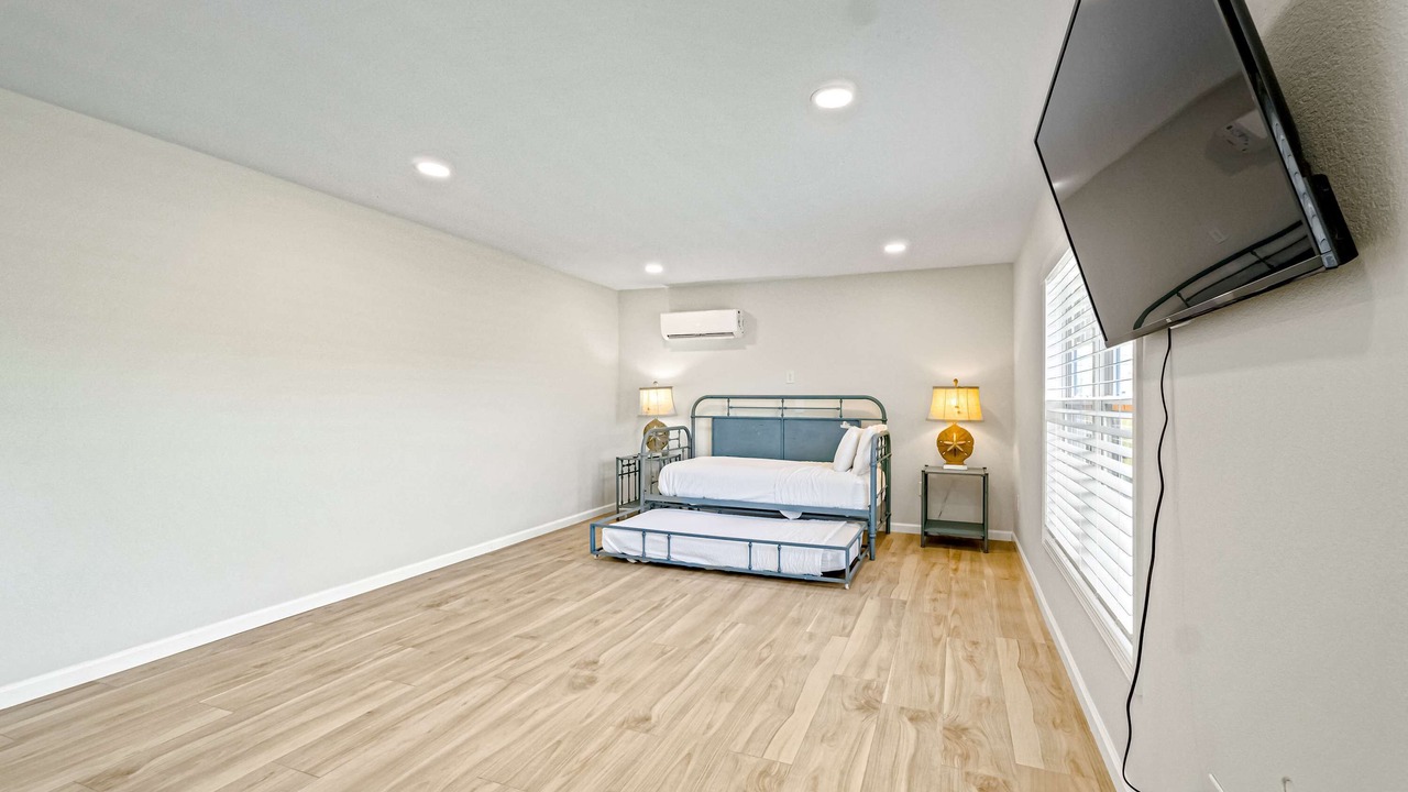 Photo of Bedroom in Ono Island