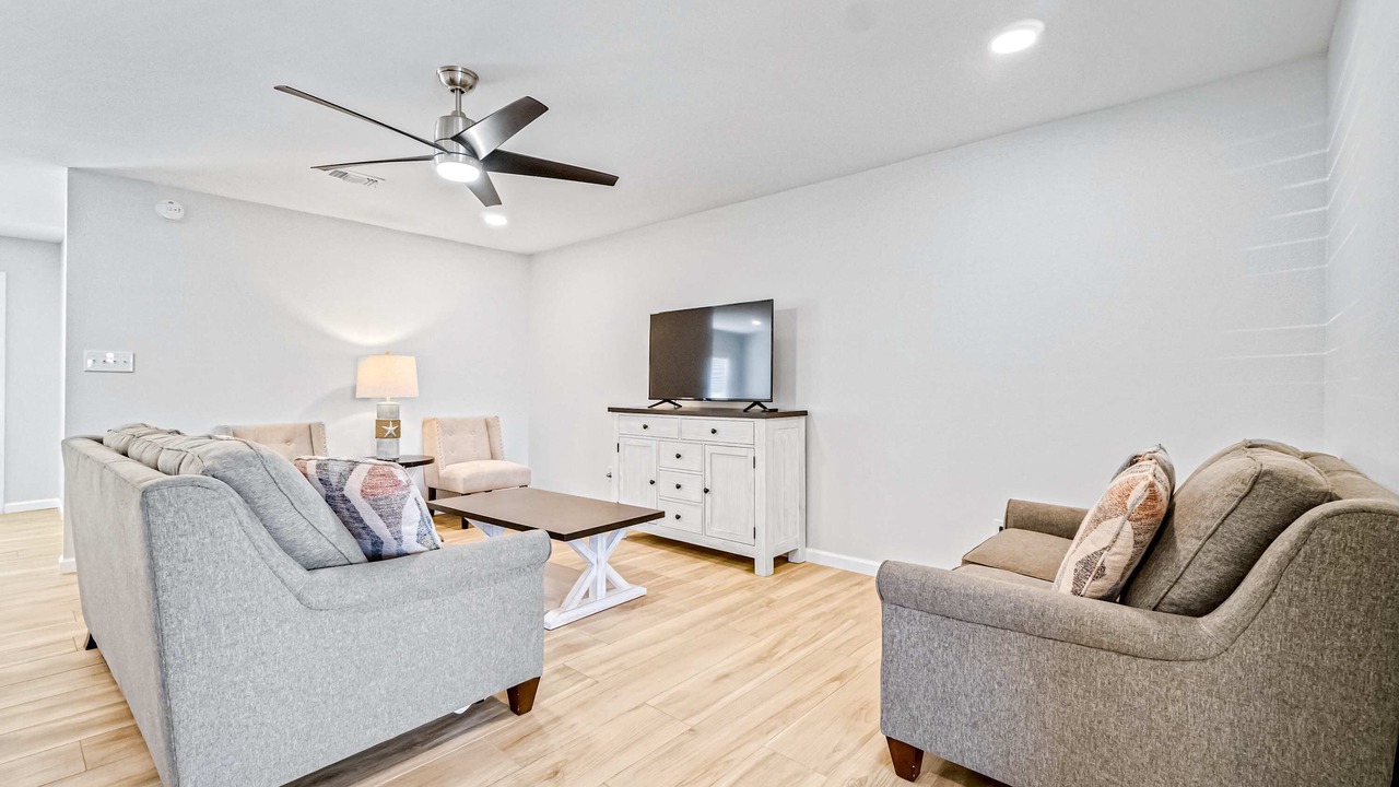 Photo of Livingroom in Ono Island