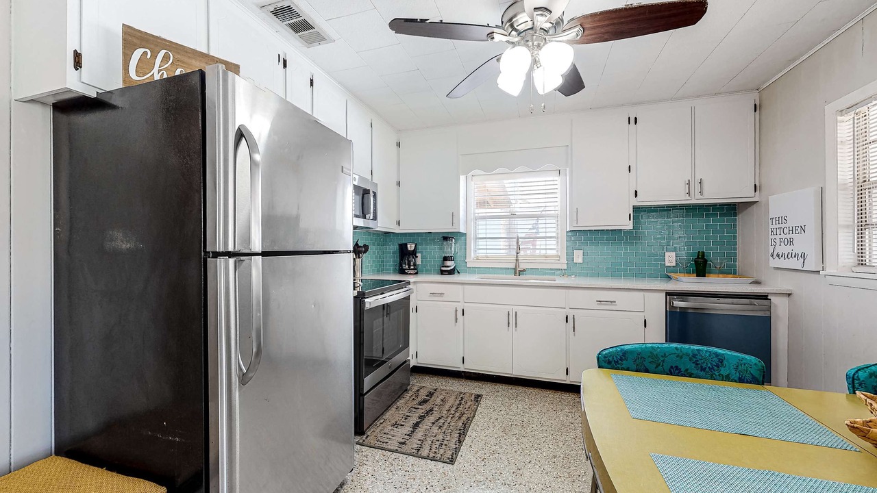 Photo of Kitchen in Kiska Beach
