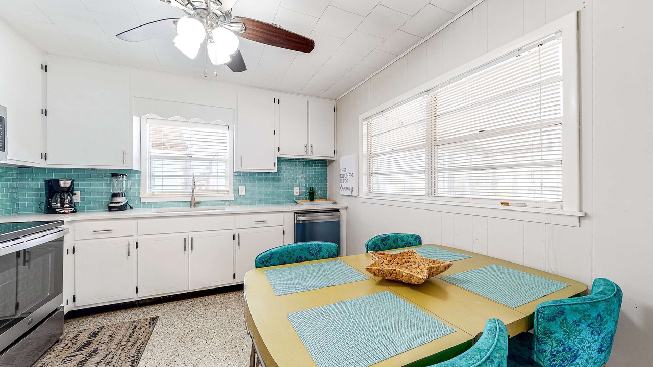 Photo of Kitchen in Kiska Beach