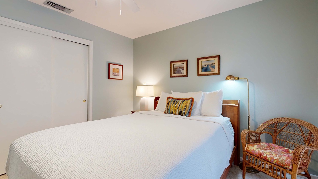 Photo of Bedroom in Gulf Pines