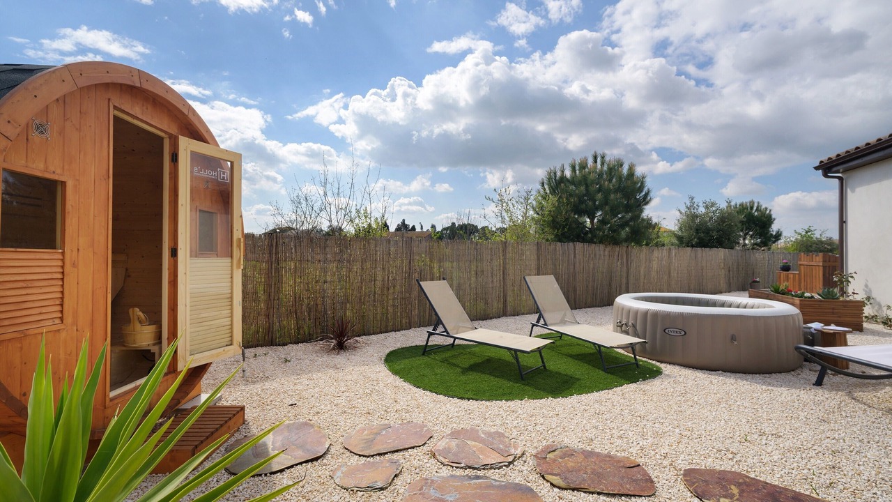 Photo of Patio Balcony in Le Somail