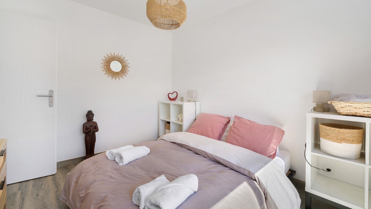 Photo of Bedroom in Le Somail