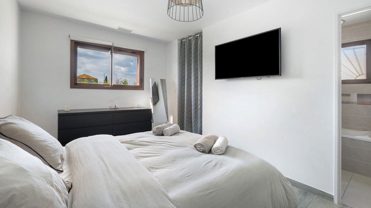 Photo of Bedroom in Le Somail