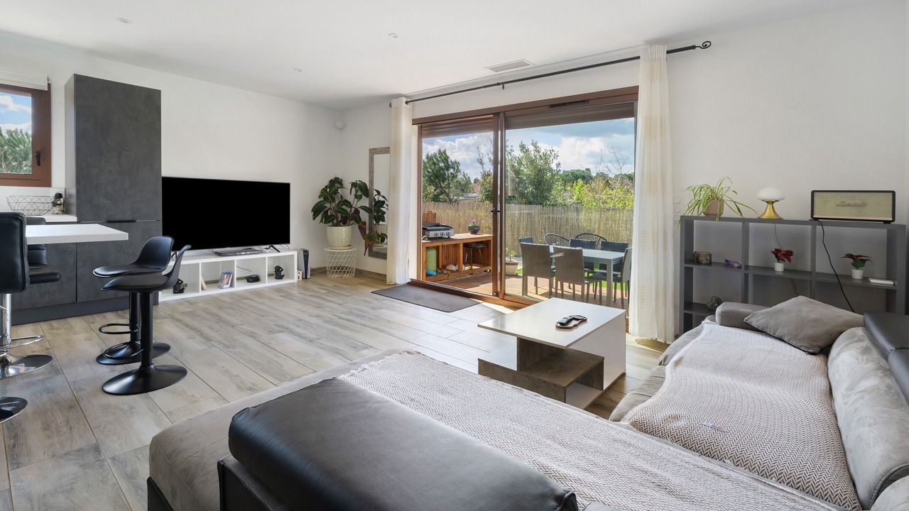Photo of Livingroom in Le Somail