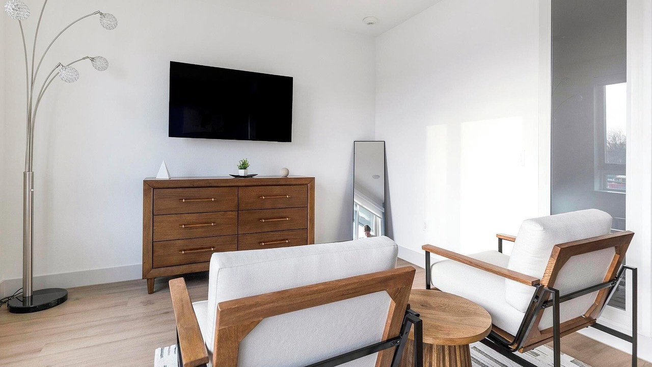 Photo of Livingroom in MLK