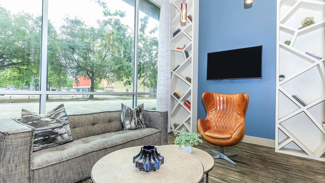 Photo of Livingroom in Central Business District
