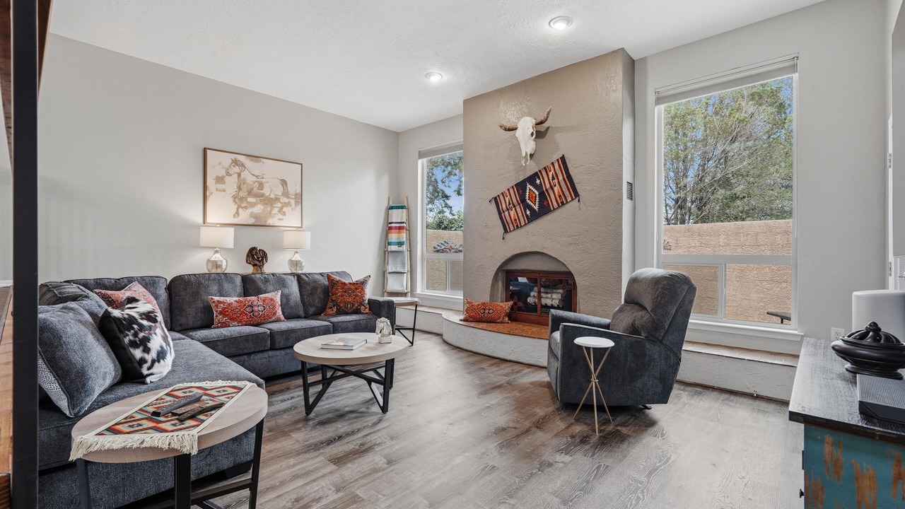 Photo of Livingroom in Northeast Heights