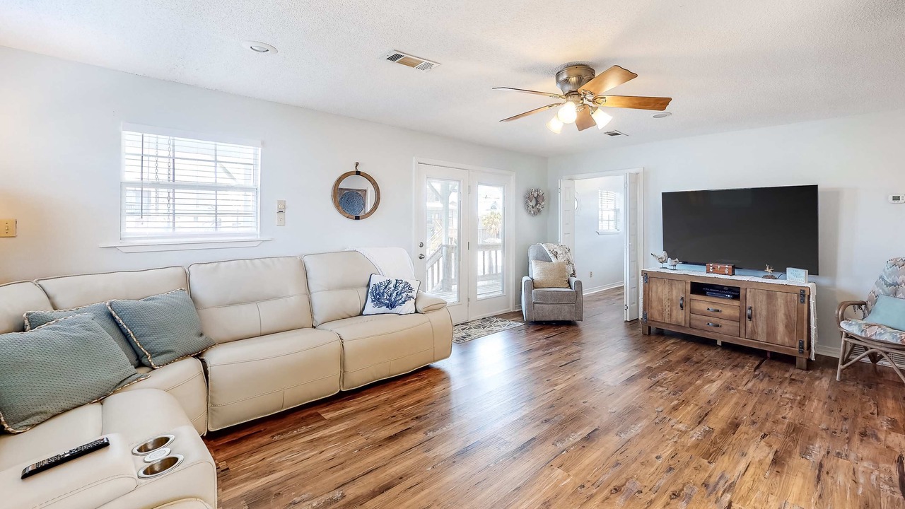 Photo of Livingroom in Royal Lagoons