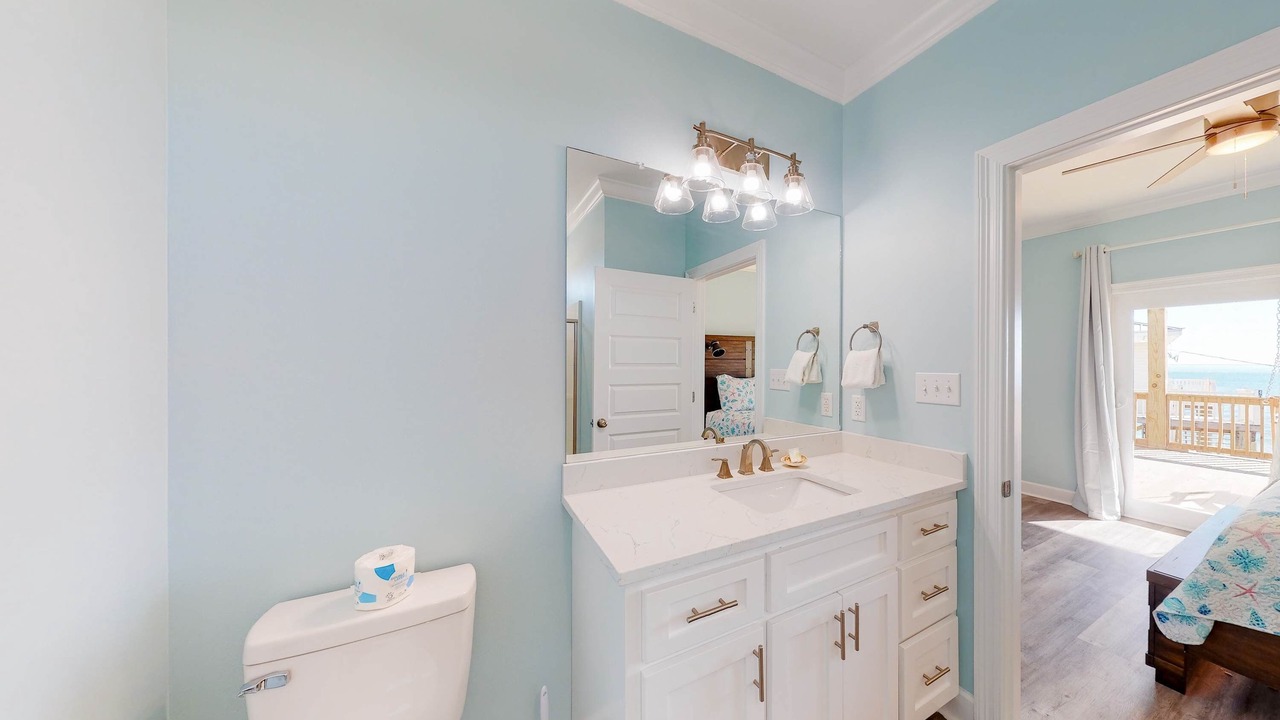 Photo of Bathroom in Dauphin Island