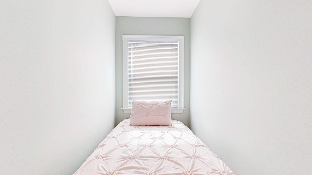 Photo of Bedroom in Audubon Place