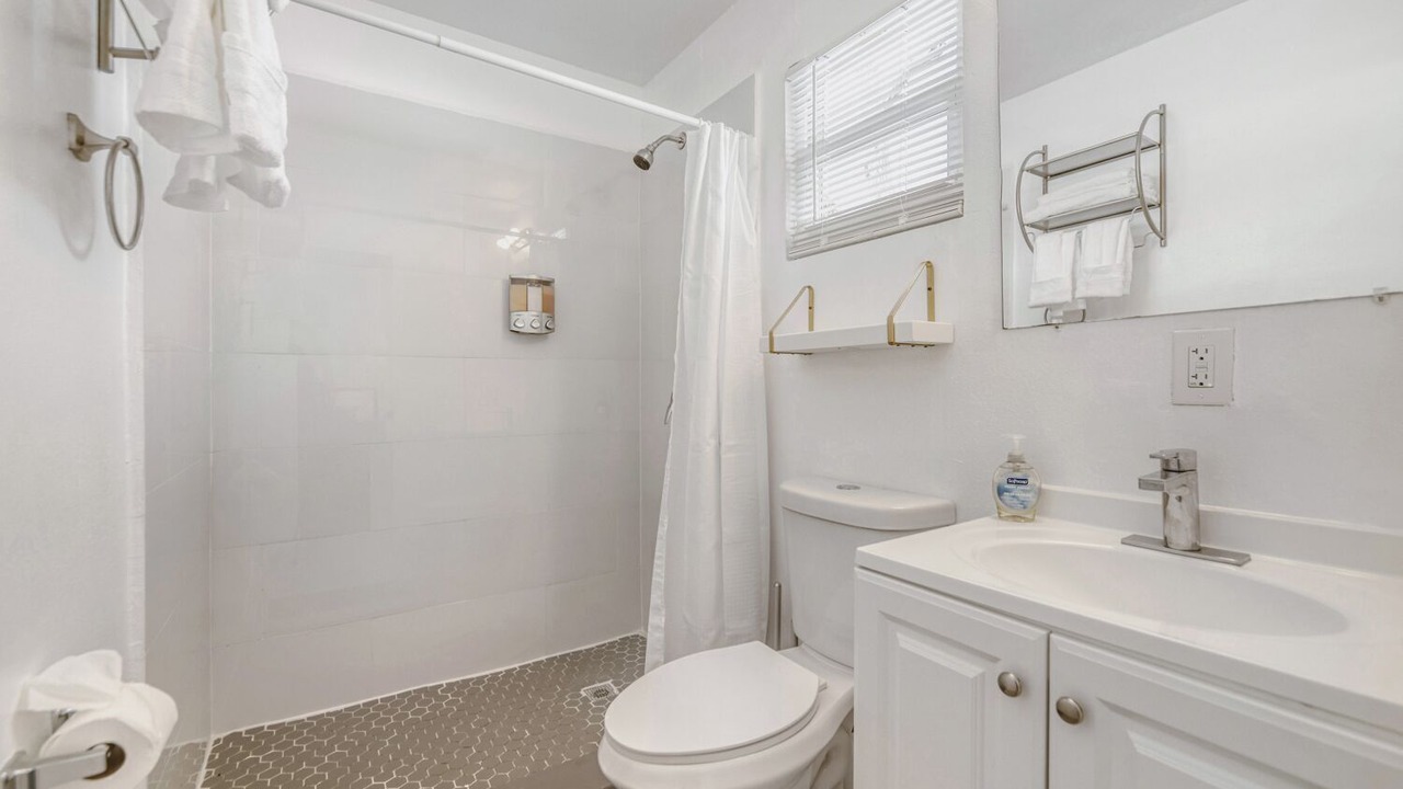 Photo of Bathroom in Tropic