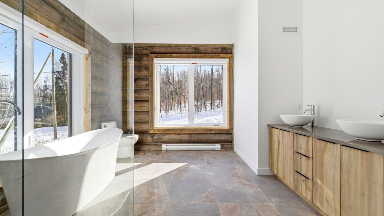 Photo of Bathroom in Saint-Gabriel-de-Brandon