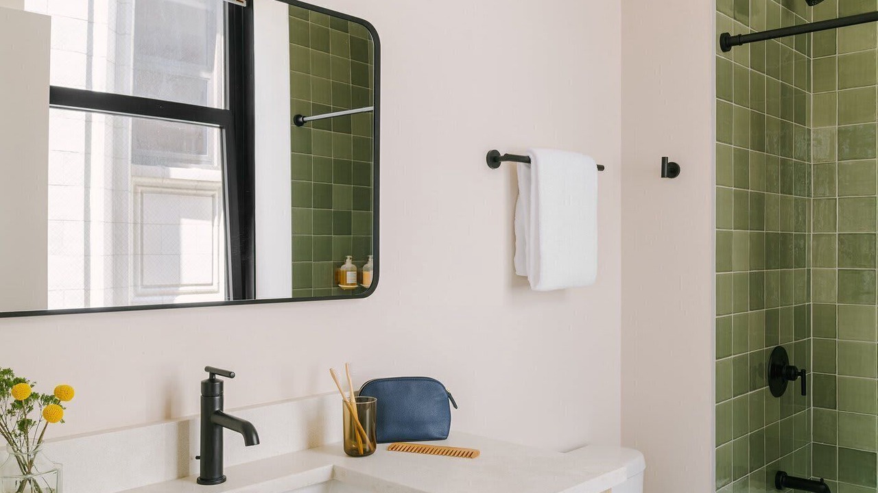 Photo of Bathroom in West Loop Gate