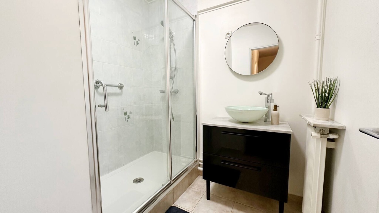 Photo of Bathroom in 20th Arrondissement