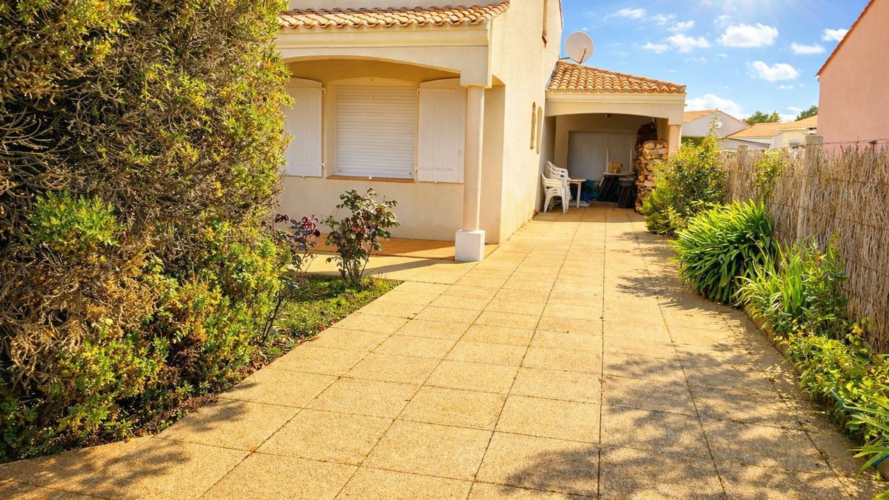 Photo of Patio Balcony in Brem Sur Mer