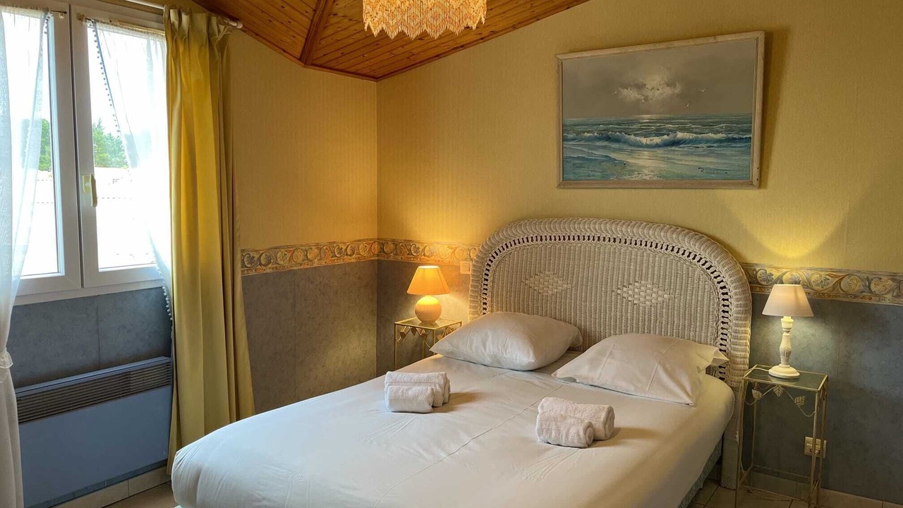 Photo of Bedroom in Brem Sur Mer