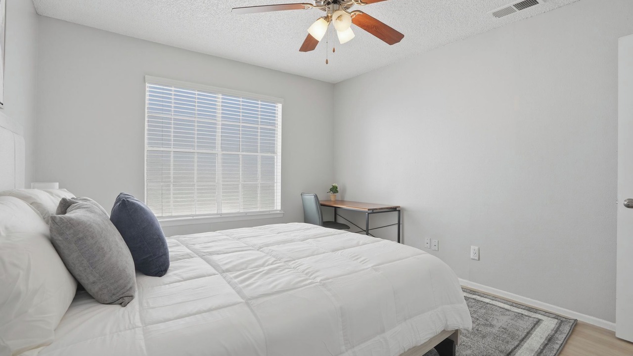 Photo of Bedroom in North San Antonio - SAT