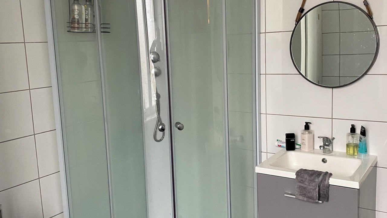 Photo of Bathroom in Carelles