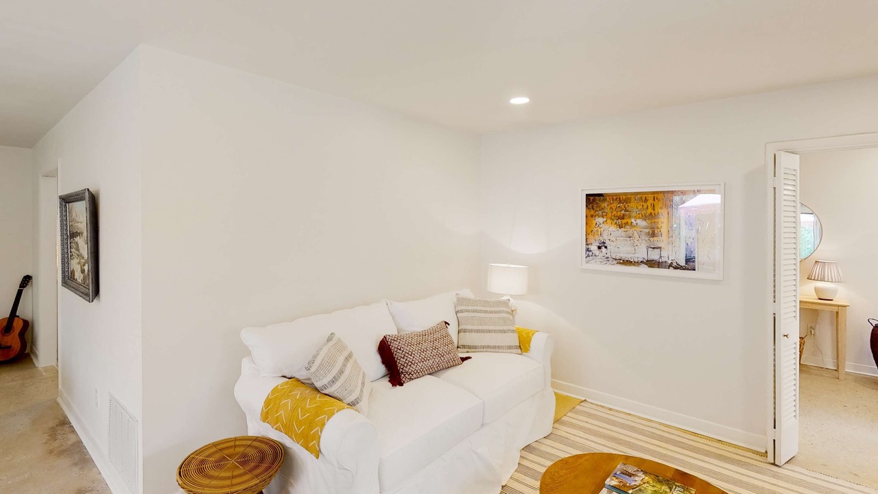 Photo of Livingroom in Pensacola