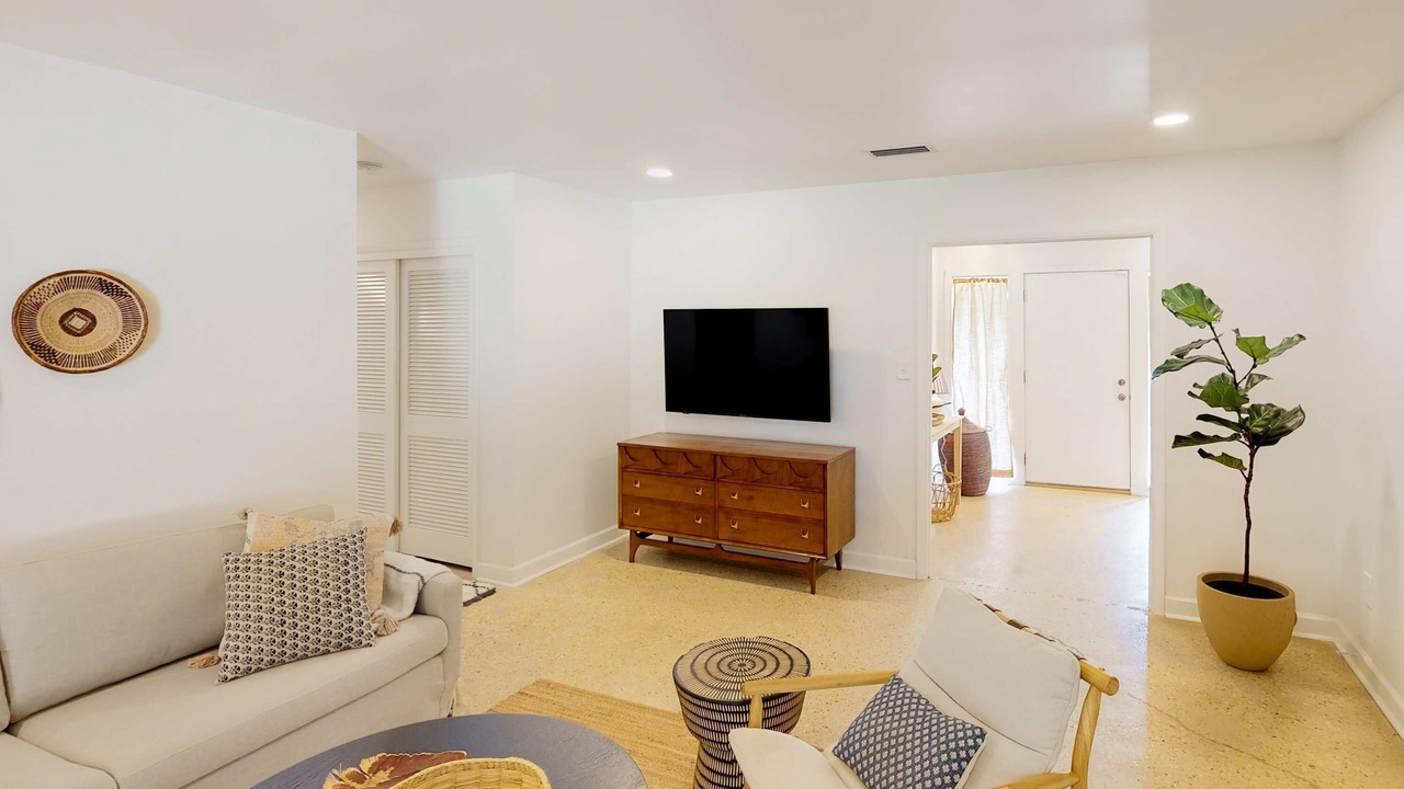 Photo of Livingroom in Pensacola