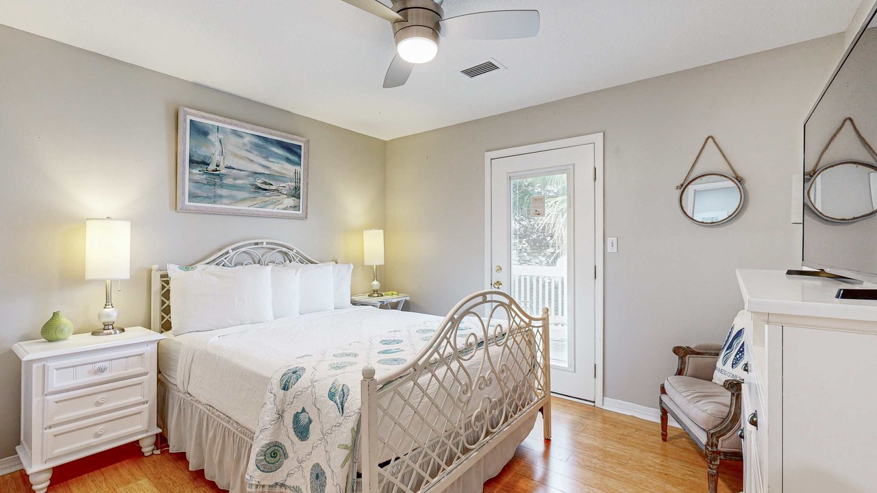 Photo of Bedroom in Clipper Cove