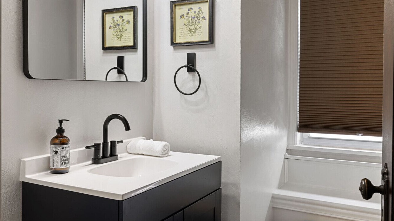 Photo of Bathroom in South Side Flats