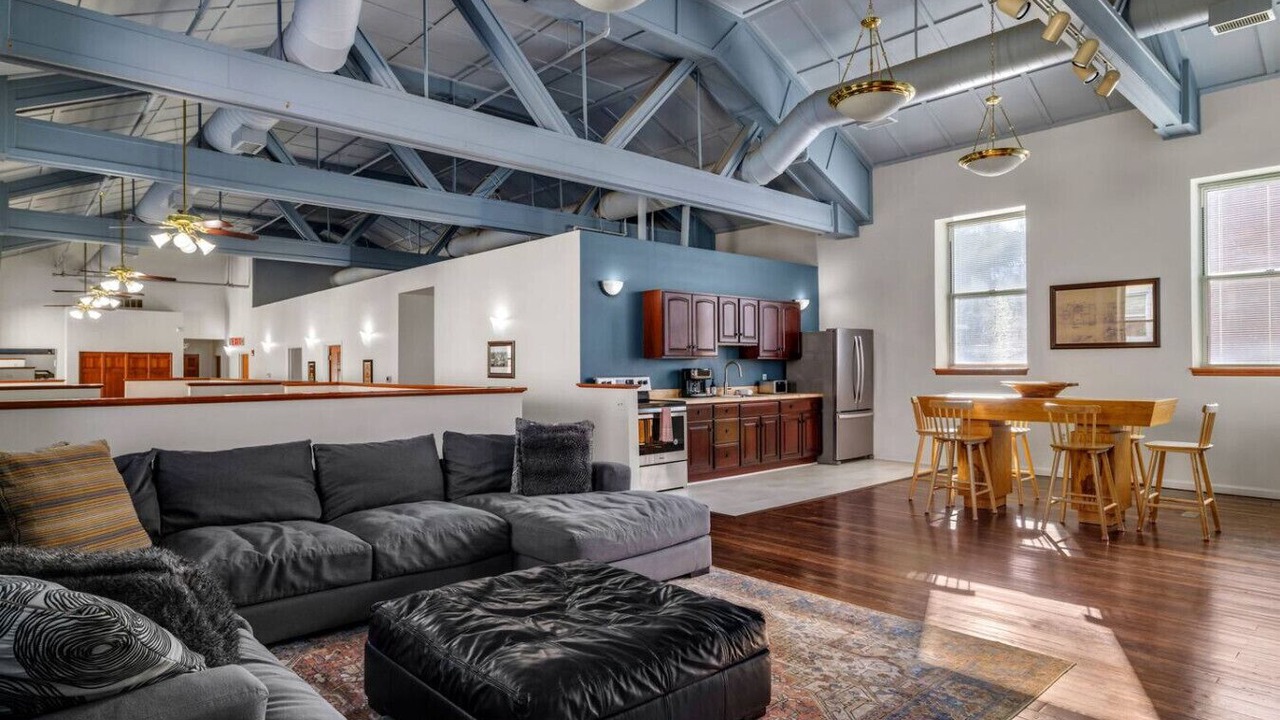Photo of Livingroom in South Side Flats