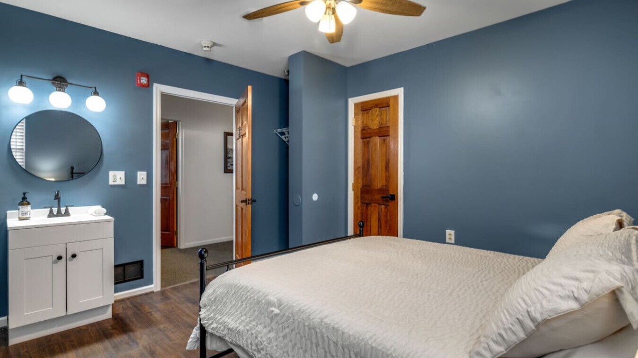 Photo of Bedroom in South Side Flats