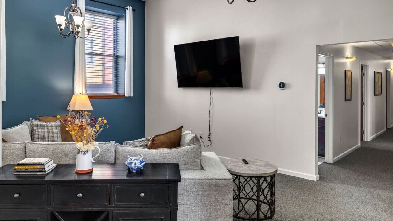 Photo of Livingroom in South Side Flats