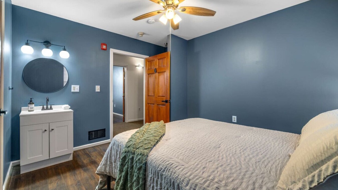 Photo of Bedroom in South Side Flats