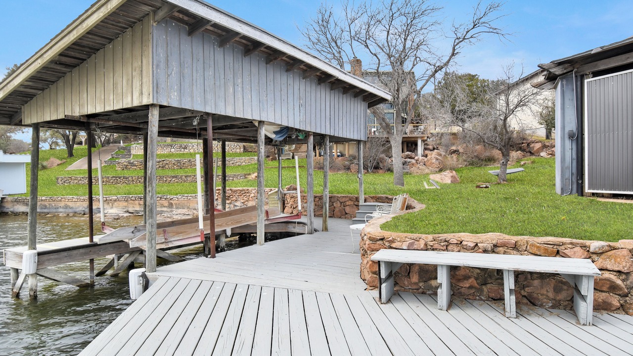 Photo of Outdoor in Buchanan Dam