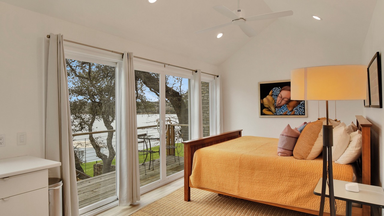 Photo of Bedroom in Buchanan Dam