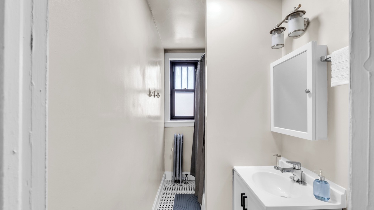 Photo of Bathroom in Hyde Park