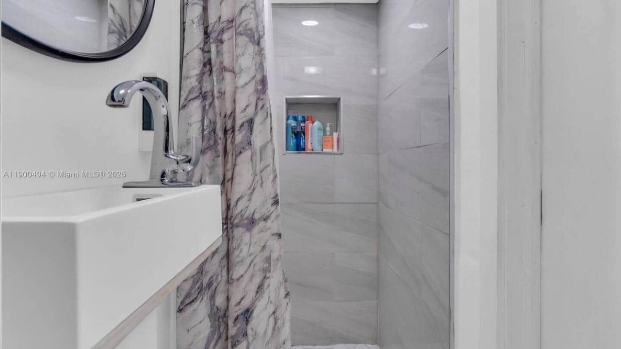 Photo of Bathroom in Liberty City