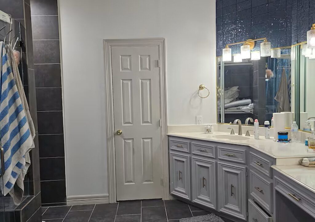 Photo of Bathroom in Clodine