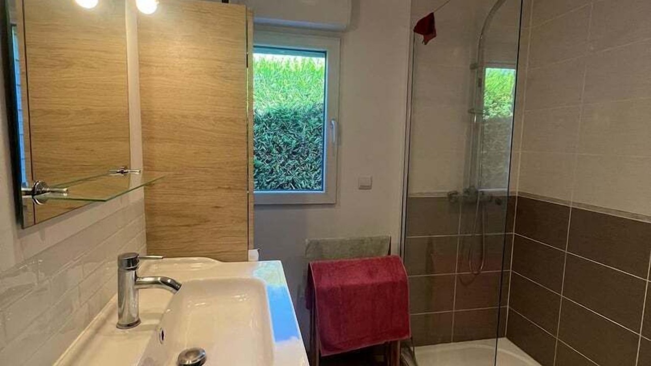 Photo of Bathroom in Doudeville
