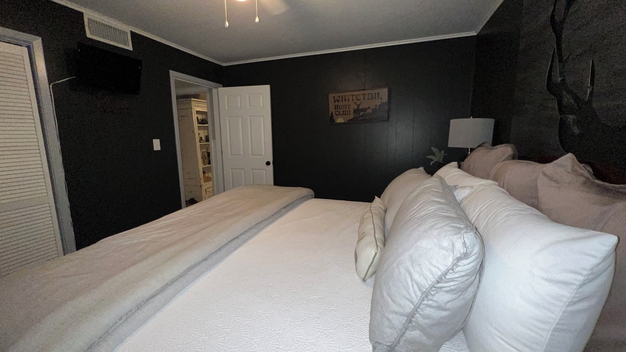 Photo of Bedroom in Homer