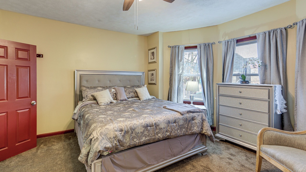 Photo of Bedroom in South Oakland