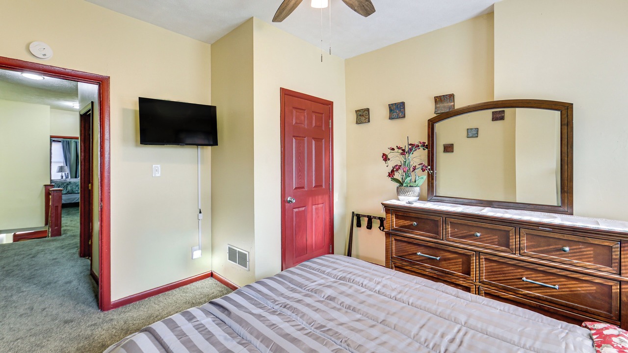 Photo of Bedroom in South Oakland