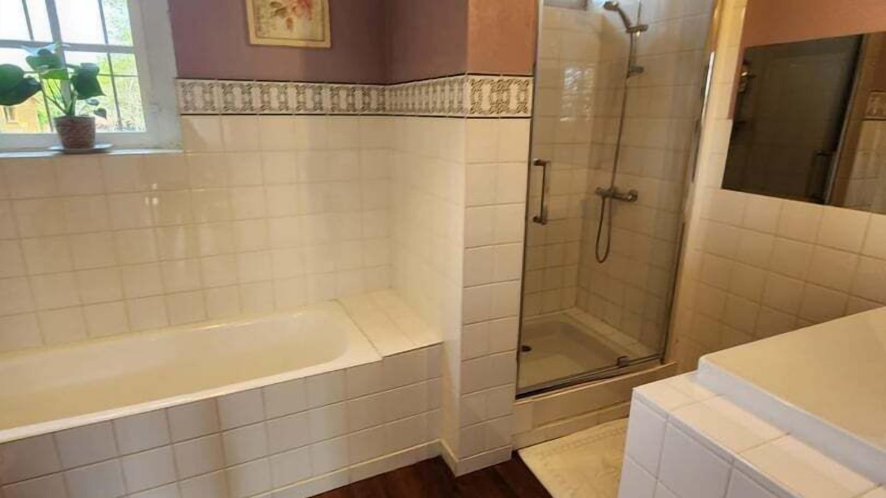 Photo of Bathroom in Saint-Vaast-Dieppedalle