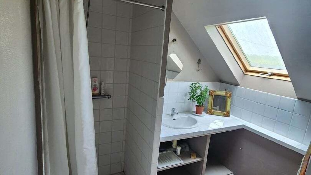 Photo of Bathroom in Saint-Vaast-Dieppedalle